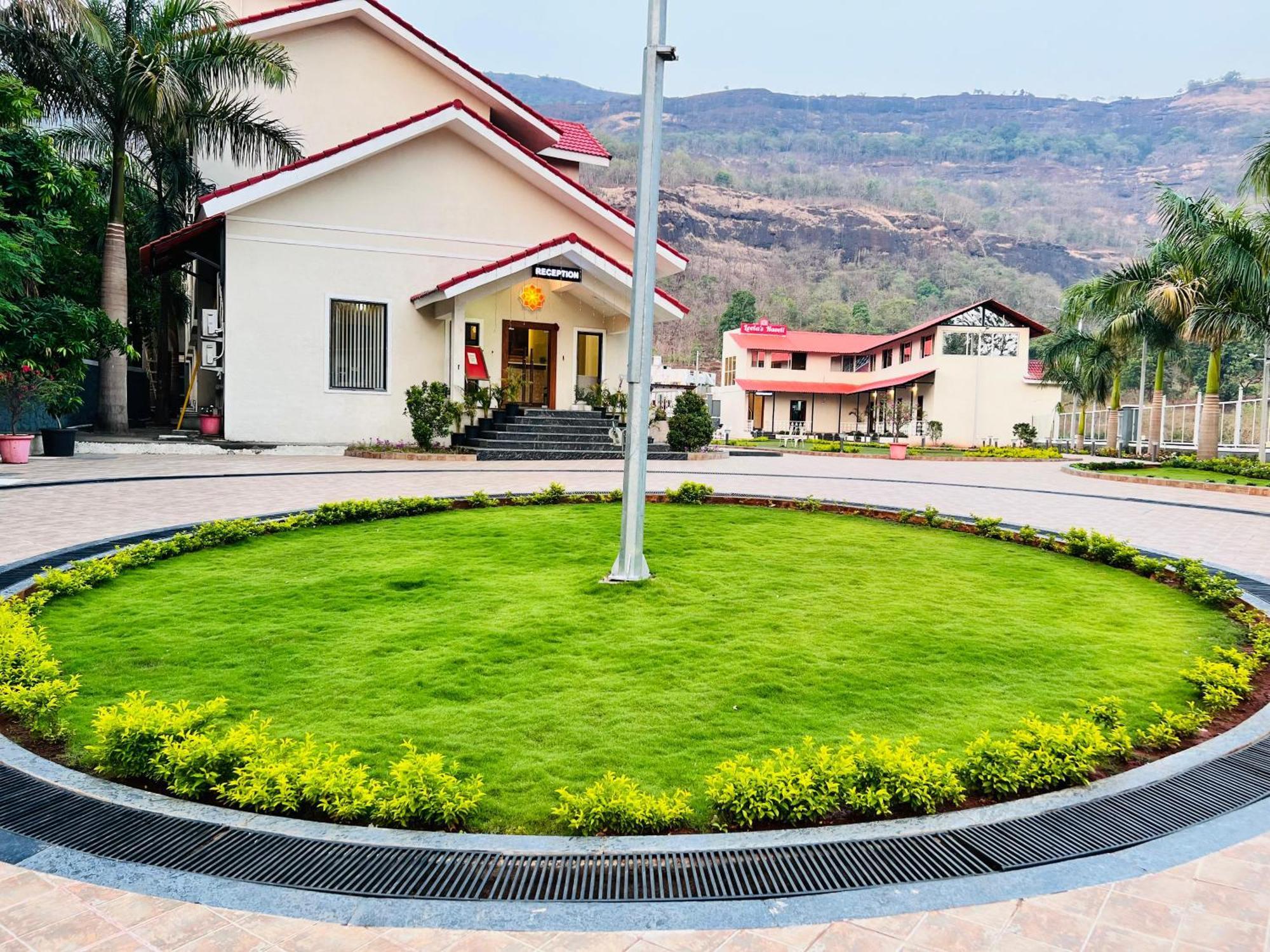 The Grand Leela Resort Khopoli Exteriör bild
