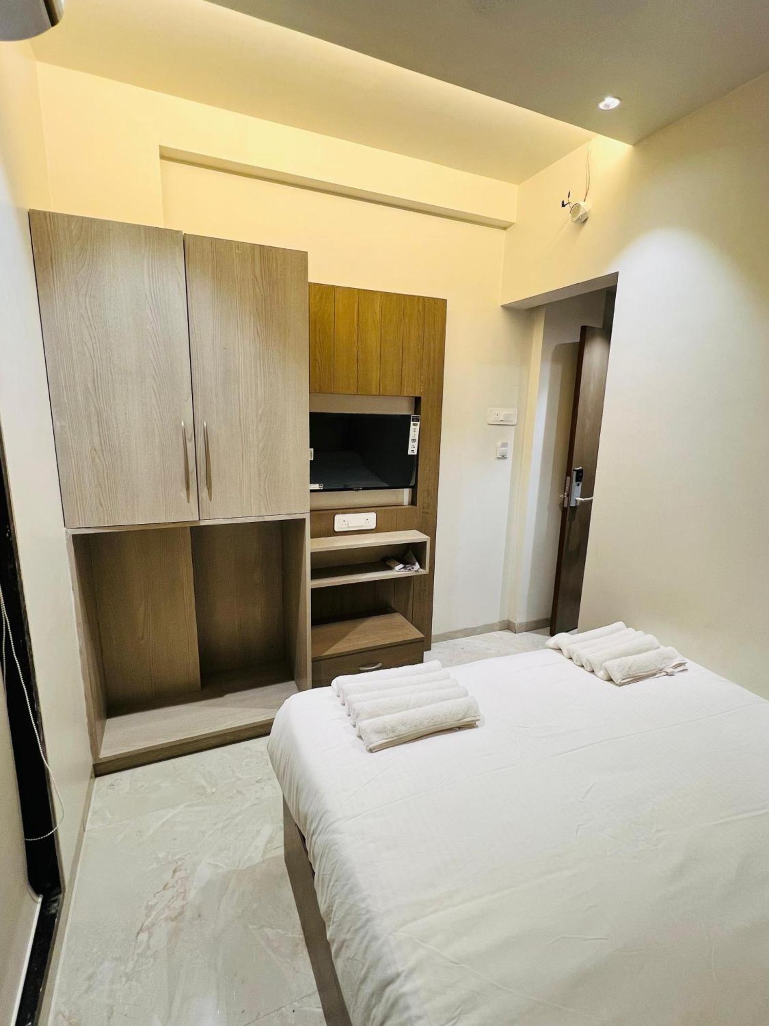 The Grand Leela Resort Khopoli Exteriör bild