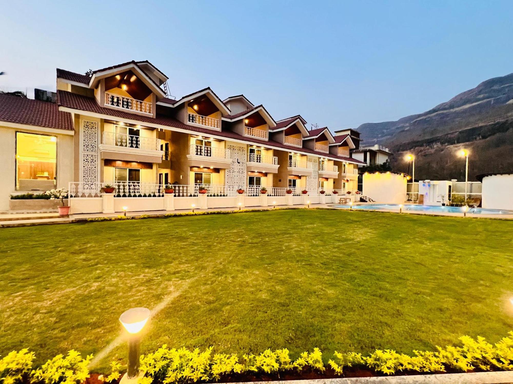 The Grand Leela Resort Khopoli Exteriör bild