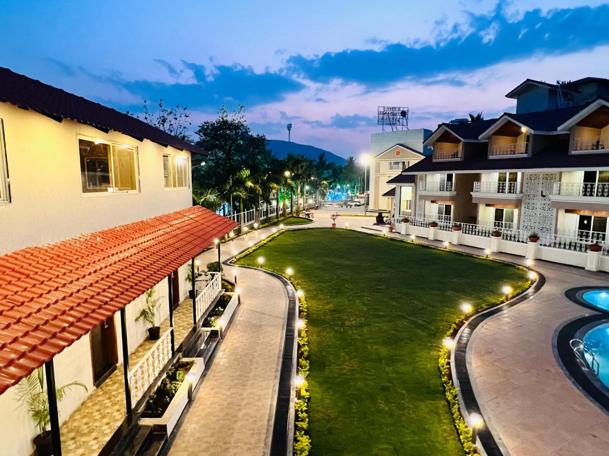 The Grand Leela Resort Khopoli Exteriör bild