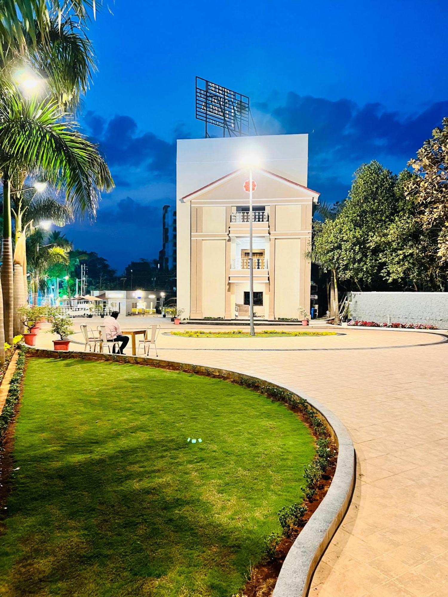 The Grand Leela Resort Khopoli Exteriör bild