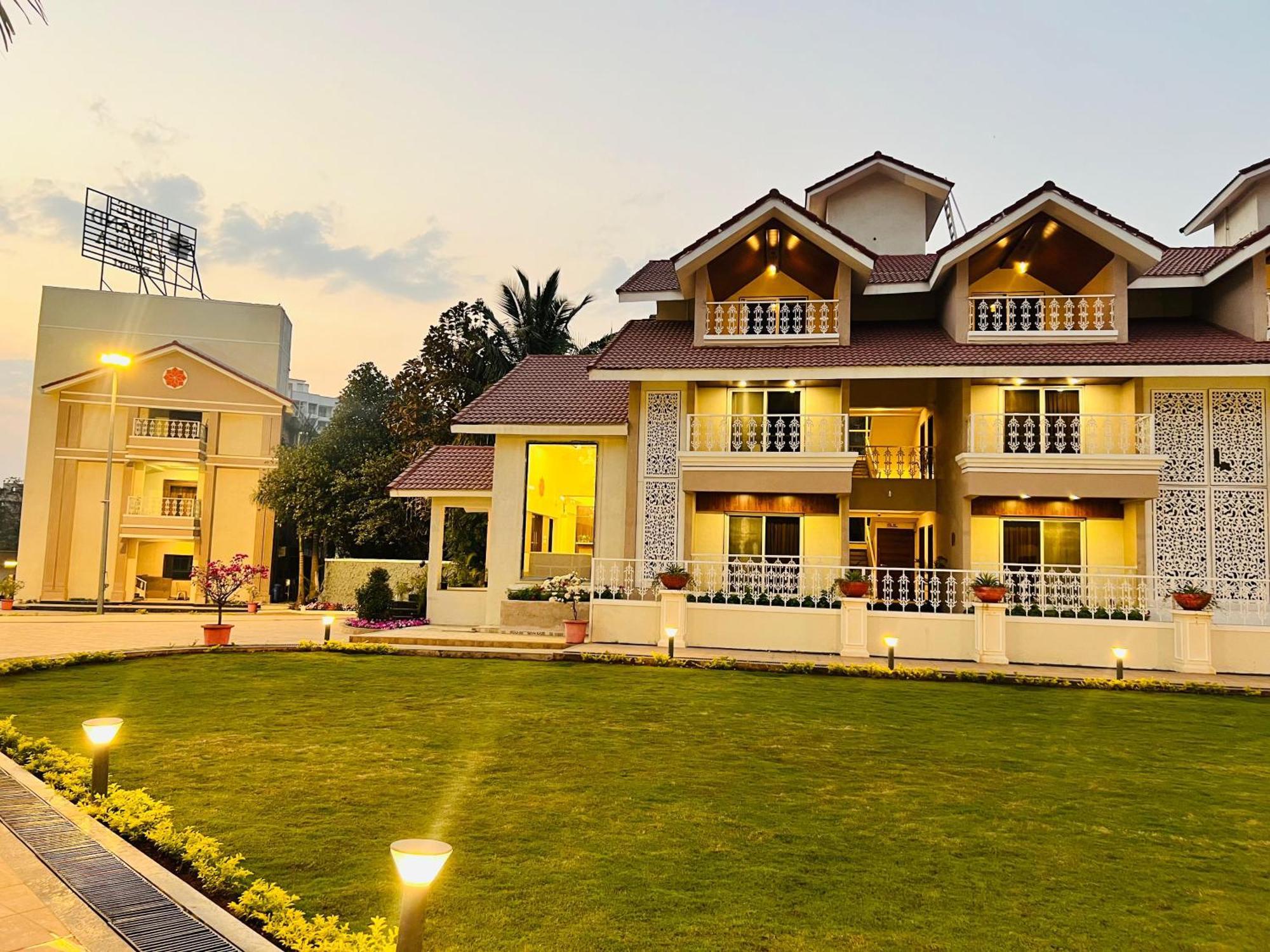 The Grand Leela Resort Khopoli Exteriör bild