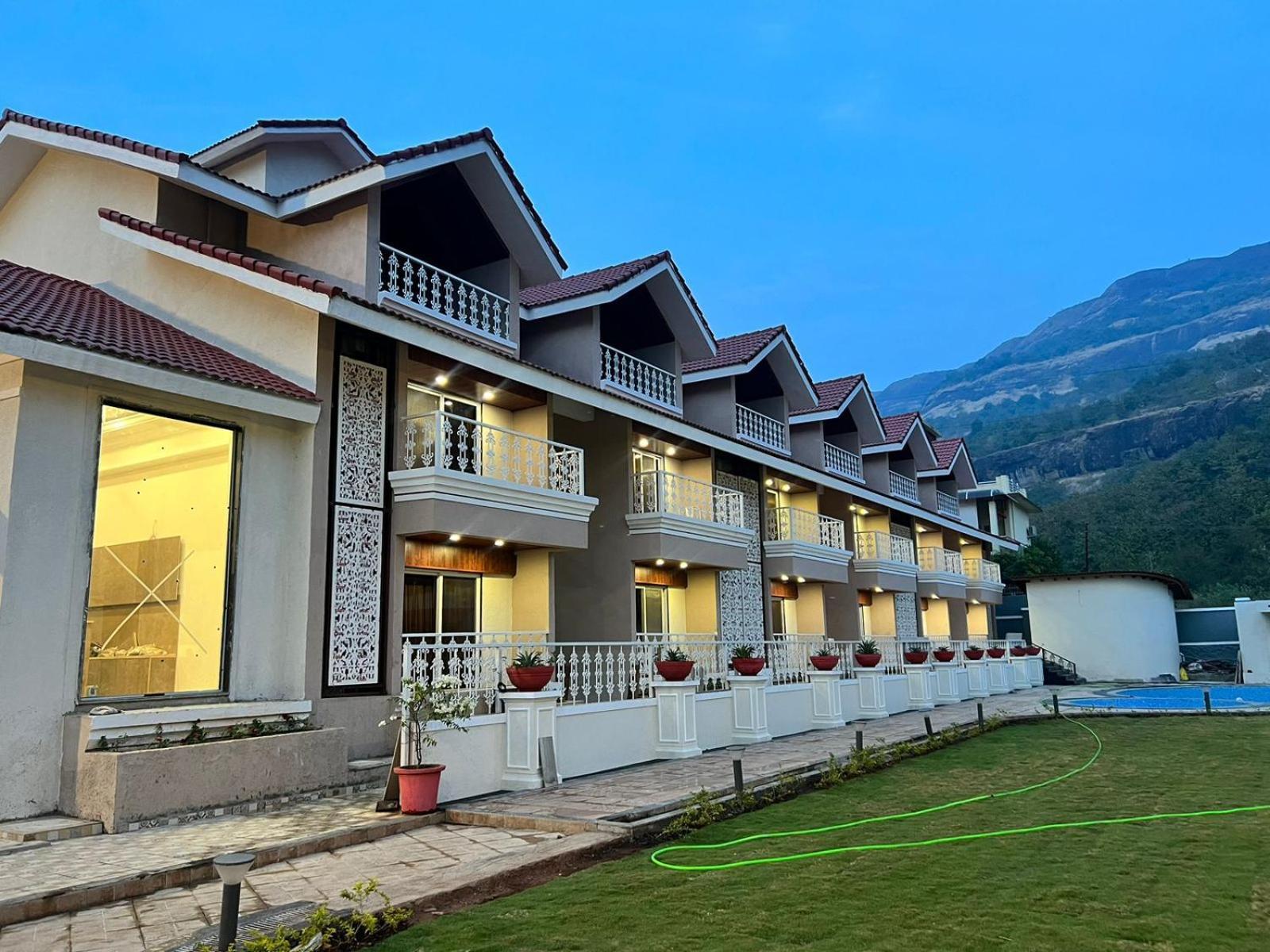 The Grand Leela Resort Khopoli Exteriör bild