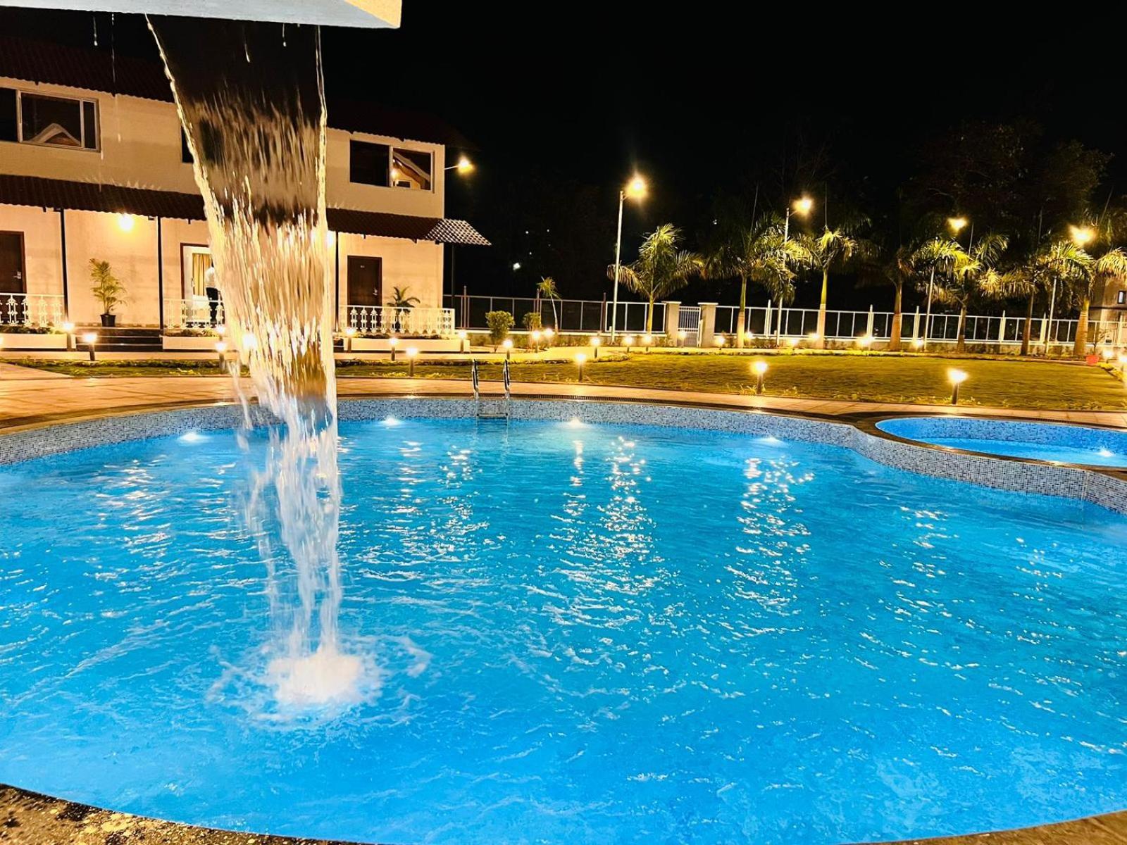 The Grand Leela Resort Khopoli Exteriör bild