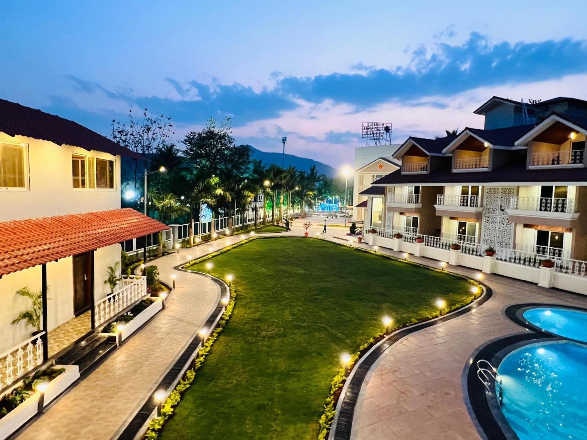 The Grand Leela Resort Khopoli Exteriör bild